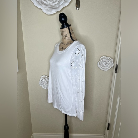 NTM: Entro Solid White Floral Eyelet Long Sleeve Top in Size Small - Picture 9 of 16